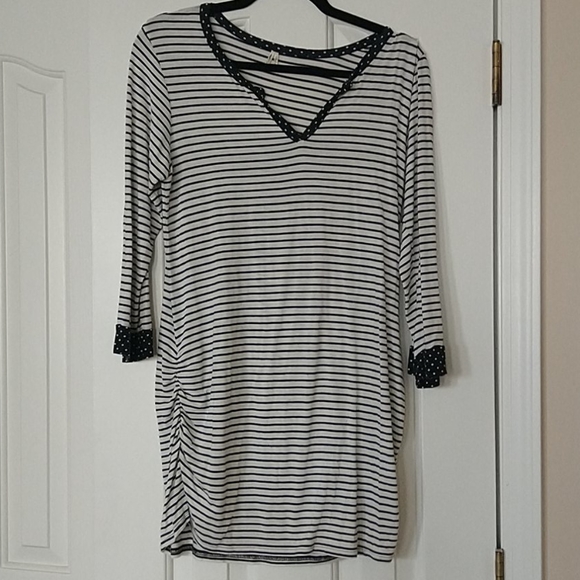 3/4 sleeve maternity top - Picture 1 of 4